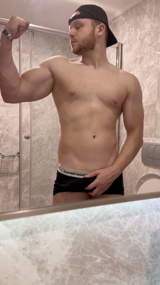 Big Dick porn video with onlyfans model alphagodtayler <strong>@adifferentbrandof</strong>