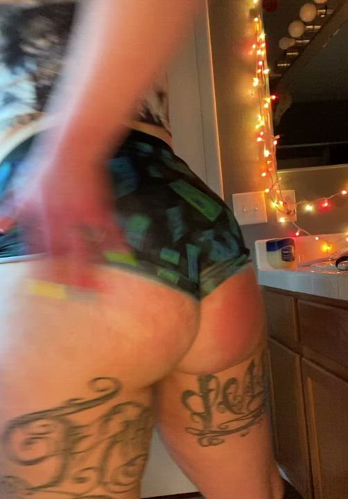 Amateur porn video with onlyfans model bigbuttbxtch <strong>@shesamilfxoxovip</strong>