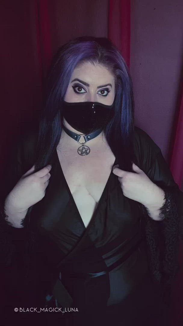 Goth porn video with onlyfans model Black_Magick_Luna <strong>@black_magick_luna</strong>