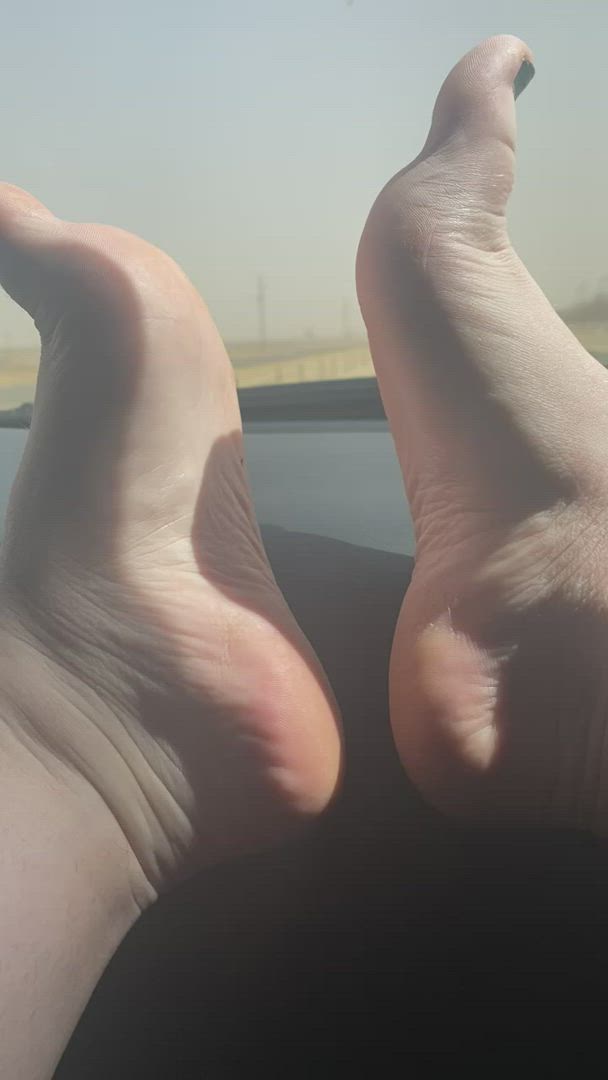 Feet porn video with onlyfans model britt_brittxoxo <strong>@britt_brittxoxo</strong>