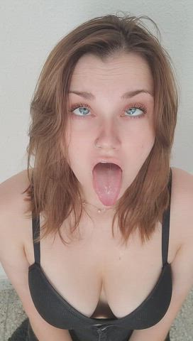 Ahegao porn video with onlyfans model Carolina <strong>@carolina_joy</strong>