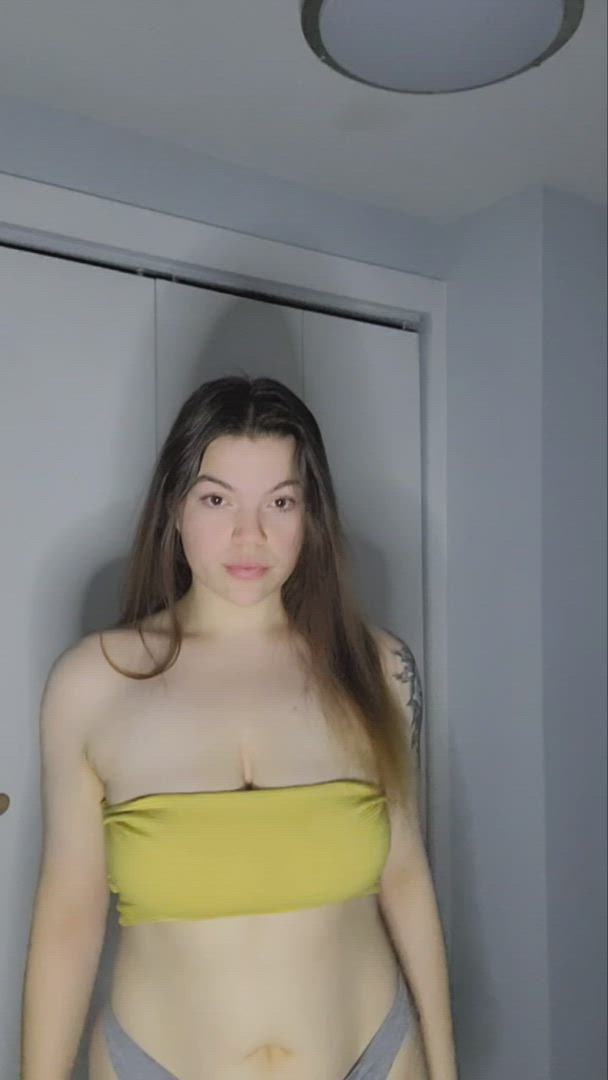 Curvy porn video with onlyfans model CuteKitten <strong>@onlycutekitten</strong>