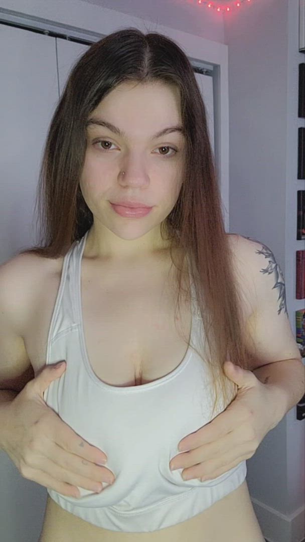 Curvy porn video with onlyfans model CuteKitten <strong>@onlycutekitten</strong>