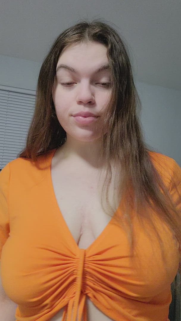 Curvy porn video with onlyfans model CuteKitten <strong>@onlycutekitten</strong>