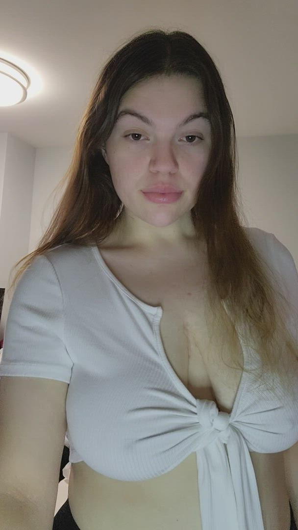 Curvy porn video with onlyfans model CuteKitten <strong>@onlycutekitten</strong>