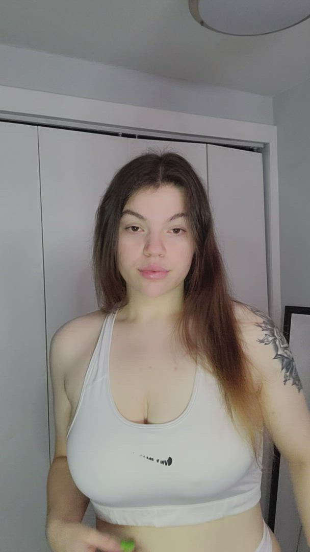 Curvy porn video with onlyfans model CuteKitten <strong>@onlycutekitten</strong>
