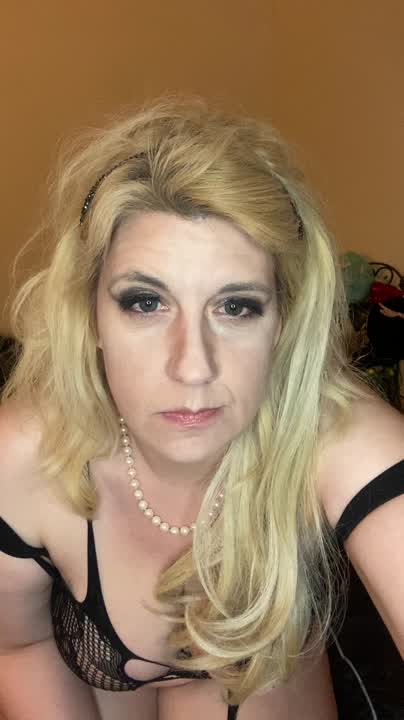 BBC porn video with onlyfans model Elizabeth <strong>@costumingsub</strong>
