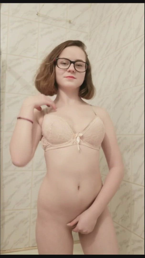 18 Years Old porn video with onlyfans model fortyonabranch <strong>@lisa_flower</strong>