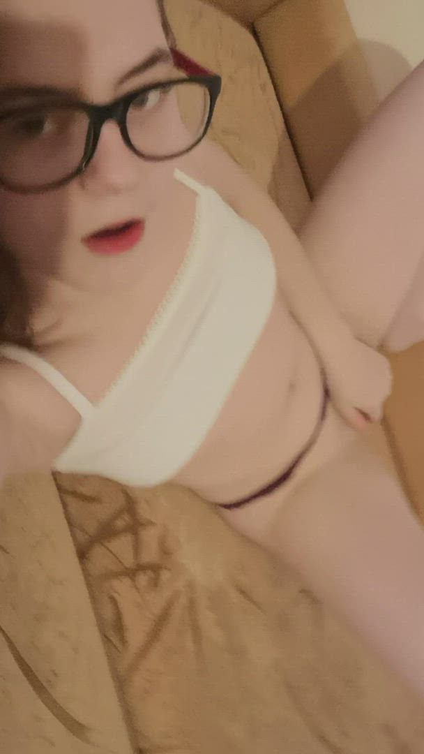 18 Years Old porn video with onlyfans model fortyonabranch <strong>@lisa_flower</strong>