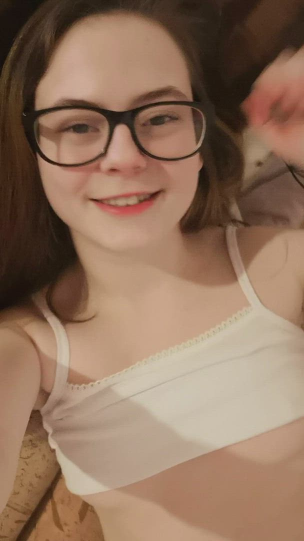 18 Years Old porn video with onlyfans model fortyonabranch <strong>@lisa_flower</strong>