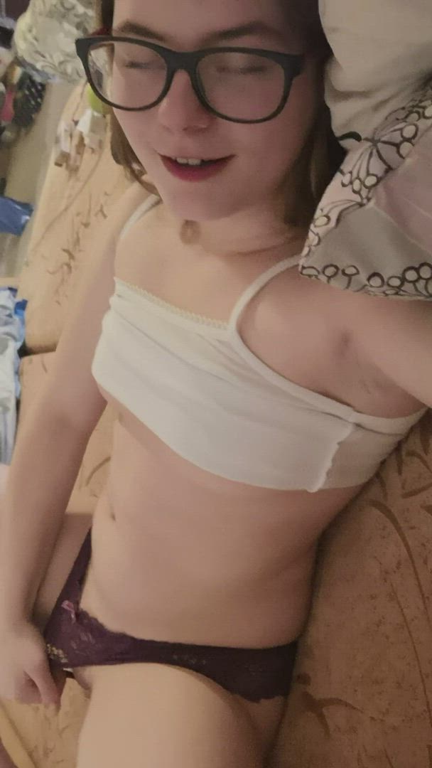 Masturbating porn video with onlyfans model fortyonabranch <strong>@lisa_flower</strong>