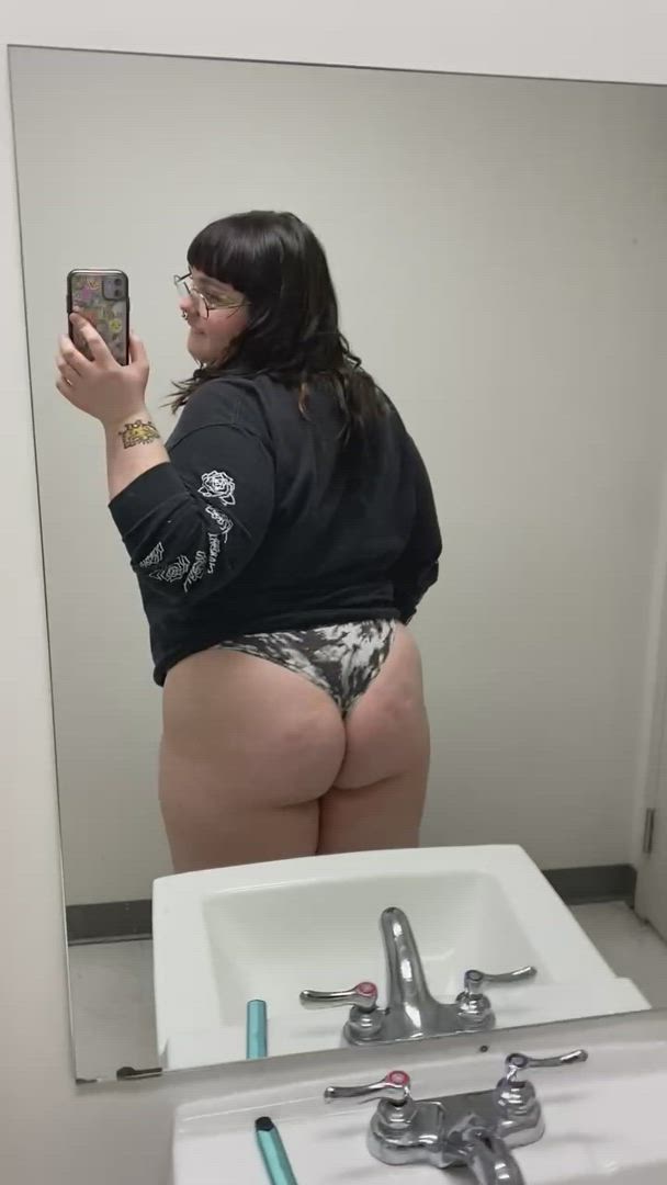 BBW porn video with onlyfans model g1rlofurdreamz <strong>@g1rlofurdreamz</strong>