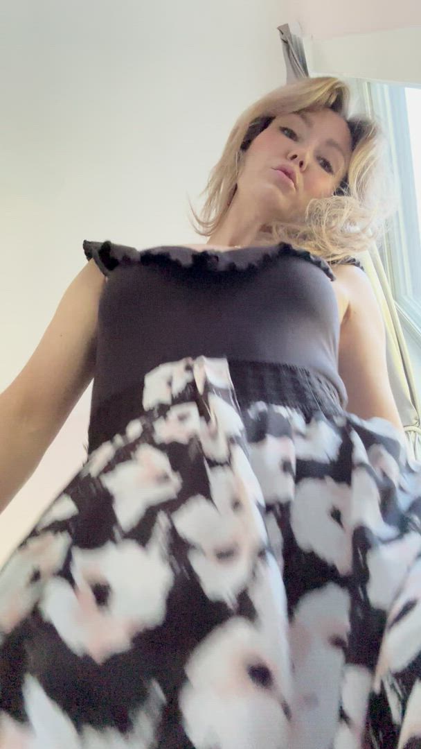 MILF porn video with onlyfans model heyitselizabeth <strong>@elizabethbloom_yeah</strong>