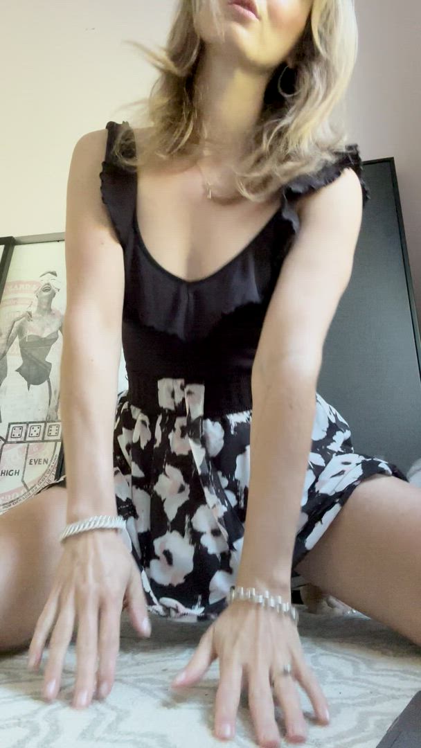 Sexy porn video with onlyfans model heyitselizabeth <strong>@elizabethbloom_yeah</strong>