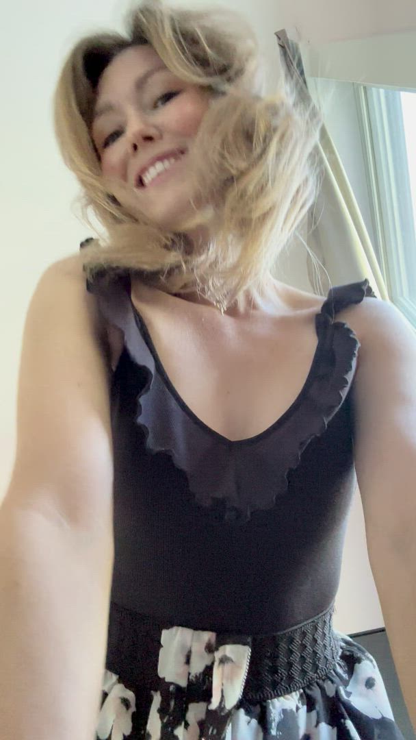 Sexy porn video with onlyfans model heyitselizabeth <strong>@elizabethbloom_yeah</strong>