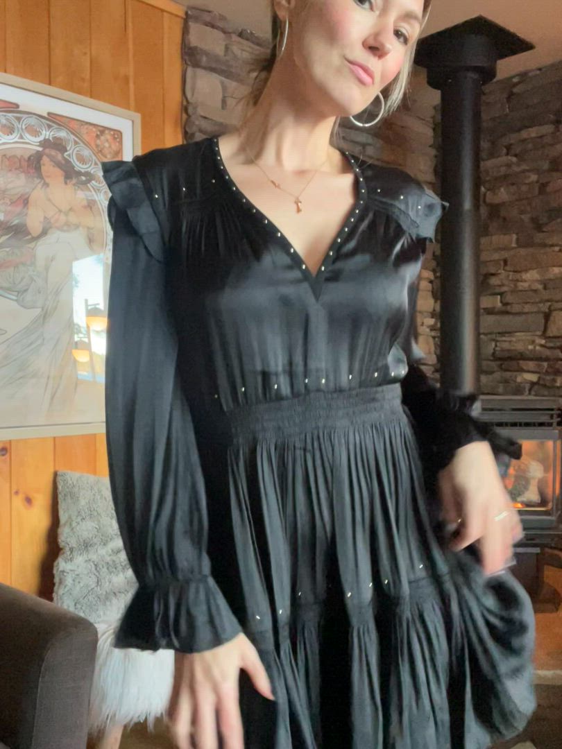 Strip porn video with onlyfans model heyitselizabeth <strong>@elizabethbloom_yeah</strong>