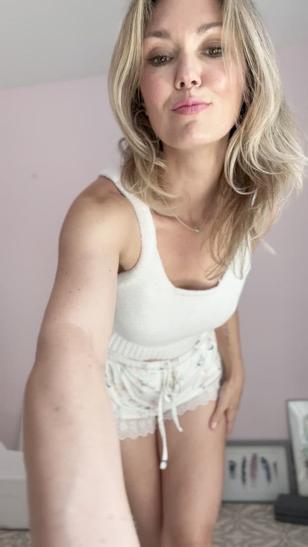 Tits porn video with onlyfans model heyitselizabeth <strong>@elizabethbloom_yeah</strong>