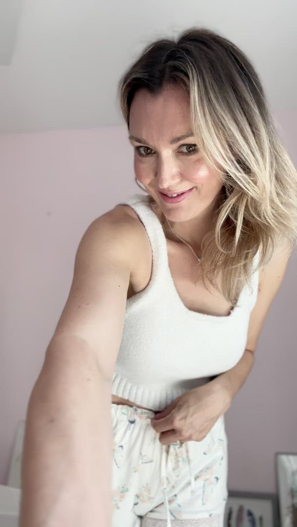 Tits porn video with onlyfans model heyitselizabeth <strong>@elizabethbloom_yeah</strong>