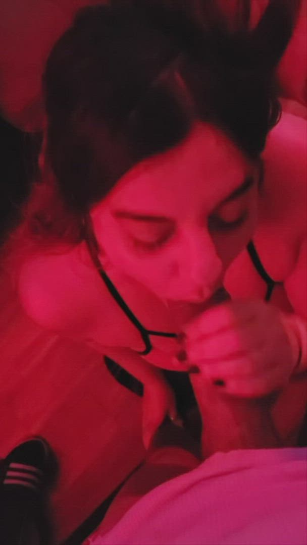 Deepthroat porn video with onlyfans model Jmorox <strong>@sugarbellz</strong>
