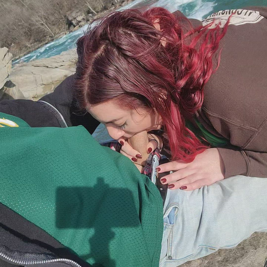 Outdoor porn video with onlyfans model Jmorox <strong>@sugarbellz</strong>