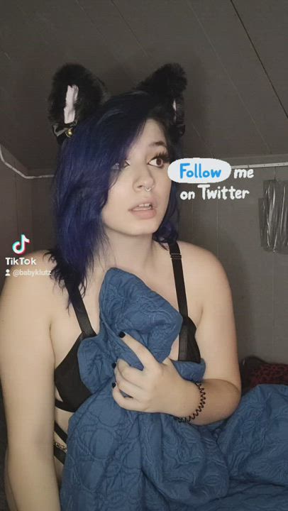 Lingerie porn video with onlyfans model Klutz <strong>@kitleekat</strong>