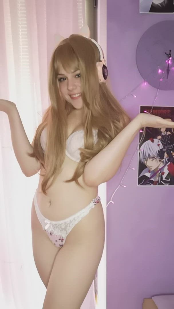 Gamer Girl porn video with onlyfans model Koneko Kensie <strong>@konekokensie</strong>