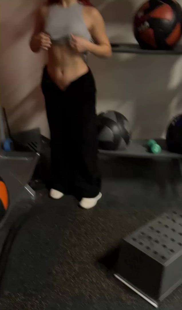 Public porn video with onlyfans model Latina PAWG ? <strong>@athenathepawg</strong>