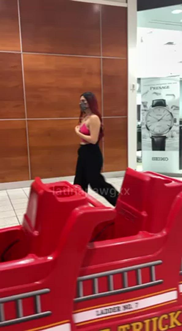 Public porn video with onlyfans model Latina PAWG ? <strong>@athenathepawg</strong>
