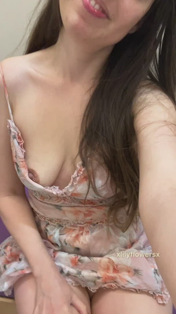 Boobs porn video with onlyfans model Lily Flowers <strong>@xlilyflowersx</strong>