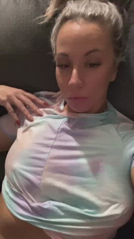 Mom porn video with onlyfans model lindsaylovesu <strong>@lindsay_loves_u</strong>