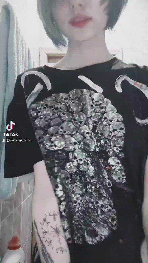 Emo porn video with onlyfans model little_emo_kitten <strong>@little_emo_kitten</strong>