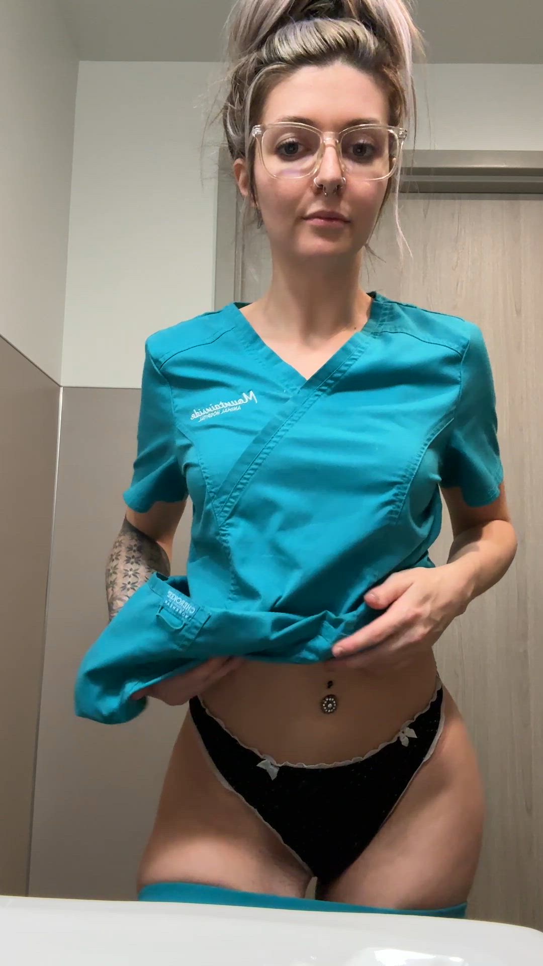 Amateur porn video with onlyfans model lunamoonxx <strong>@lunamoonxx</strong>