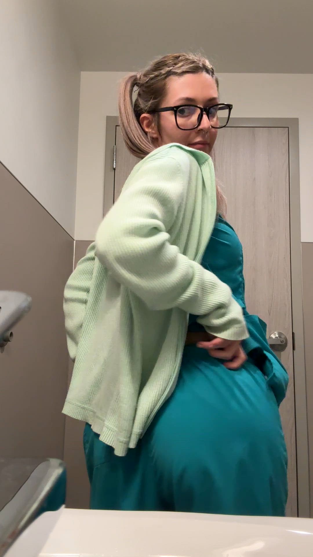 Ass porn video with onlyfans model lunamoonxx <strong>@lunamoonxx</strong>