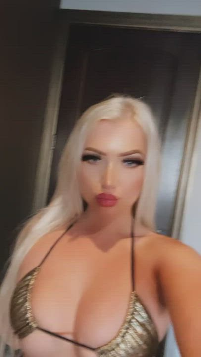 Blonde porn video with onlyfans model Maddie <strong>@xxtramaddie</strong>