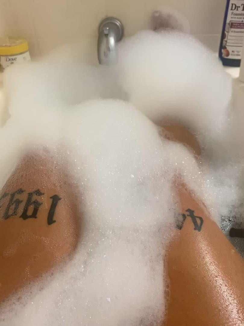 Bath porn video with onlyfans model missxsinx <strong>@missxsinx</strong>