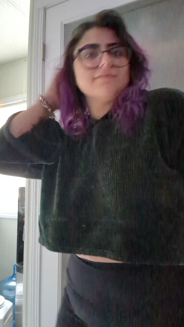 Strip porn video with onlyfans model Moody Musings <strong>@starchildprincess</strong>