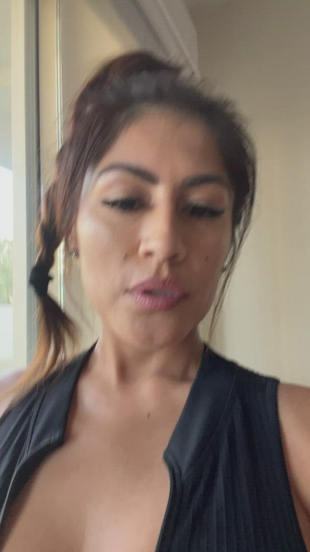 Latina porn video with onlyfans model oliviamendez <strong>@oye.mendez</strong>