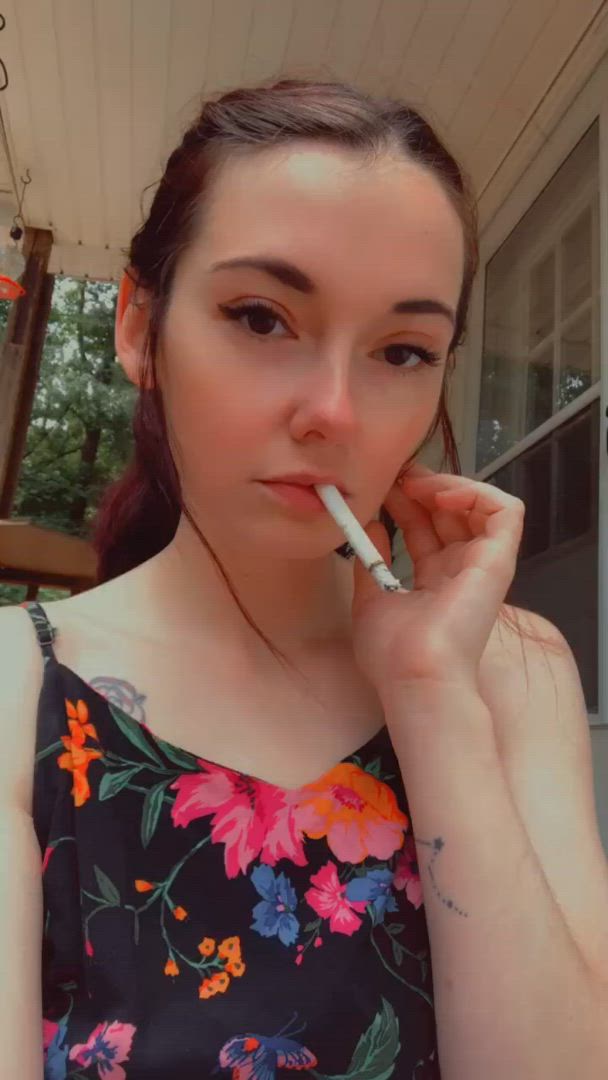 Smoking porn video with onlyfans model abigailrose444 <strong>@abbylane333</strong>