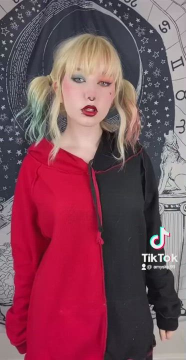 Bending Over porn video with onlyfans model amysky99 <strong>@amysky99</strong>