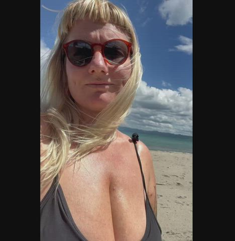Beach porn video with onlyfans model bonnielady <strong>@bonnielady</strong>