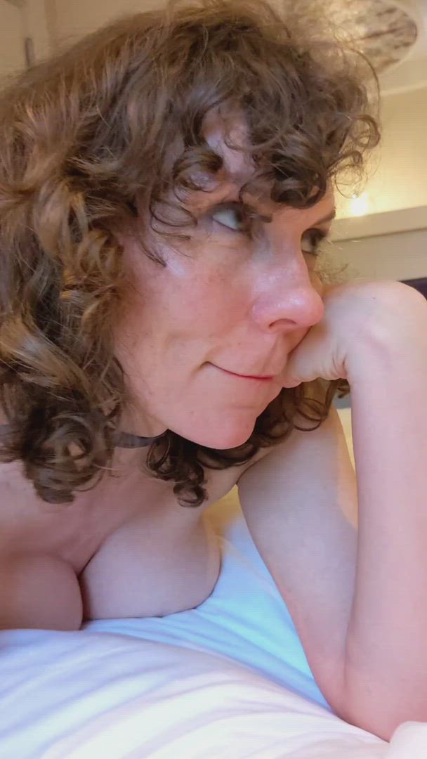 Amateur porn video with onlyfans model  <strong>@chaoticblossom</strong>