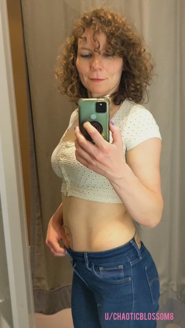 Dressing Room porn video with onlyfans model  <strong>@chaoticblossom</strong>