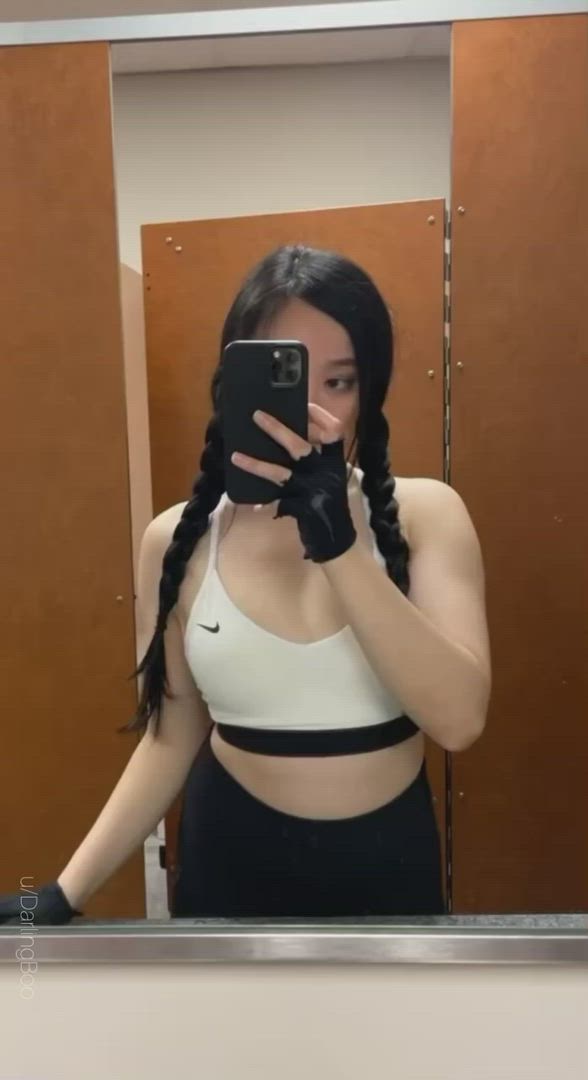 Gym porn video with onlyfans model  <strong>@darlingboo</strong>