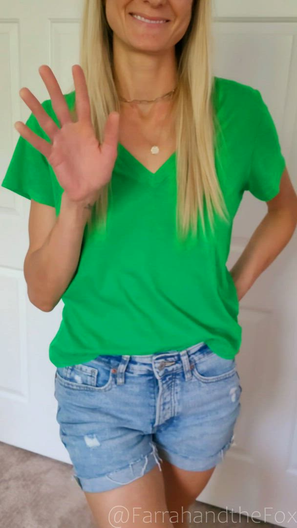FarrahandtheFox porn video with onlyfans model FarrahandtheFox <strong>@farrahandthefox</strong>