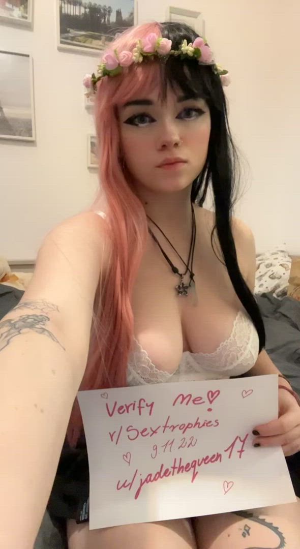 18 Years Old porn video with onlyfans model jadethequeen17 <strong>@jadethequeen17</strong>