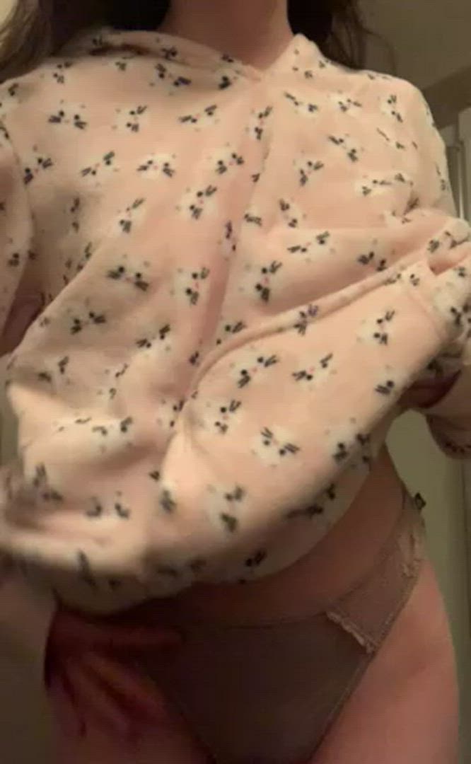 18 Years Old porn video with onlyfans model miamiaof <strong>@miamiaof</strong>