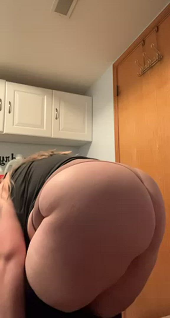 Ass porn video with onlyfans model Queenbbw00 <strong>@queenbbw00</strong>