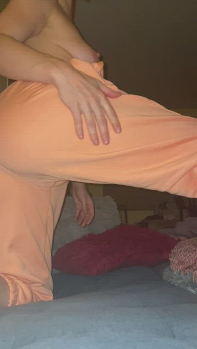 Ass porn video with onlyfans model VibeWithMolly <strong>@vibewithmommy</strong>