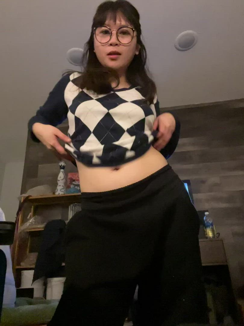 Amateur porn video with onlyfans model Pea ? <strong>@botwife</strong>