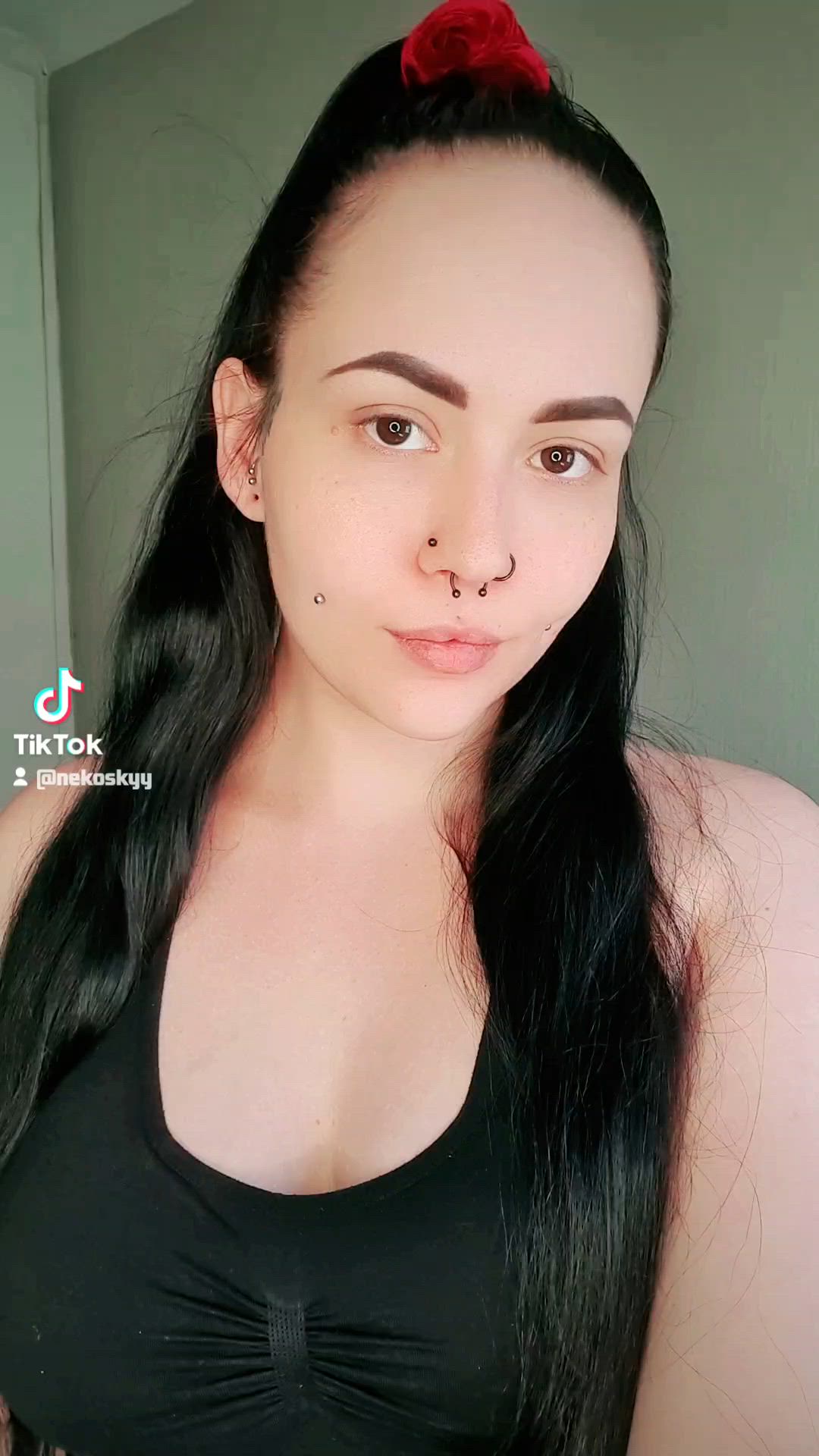 TikTok porn video with onlyfans model pxssyhxnter <strong>@nekoskyy</strong>